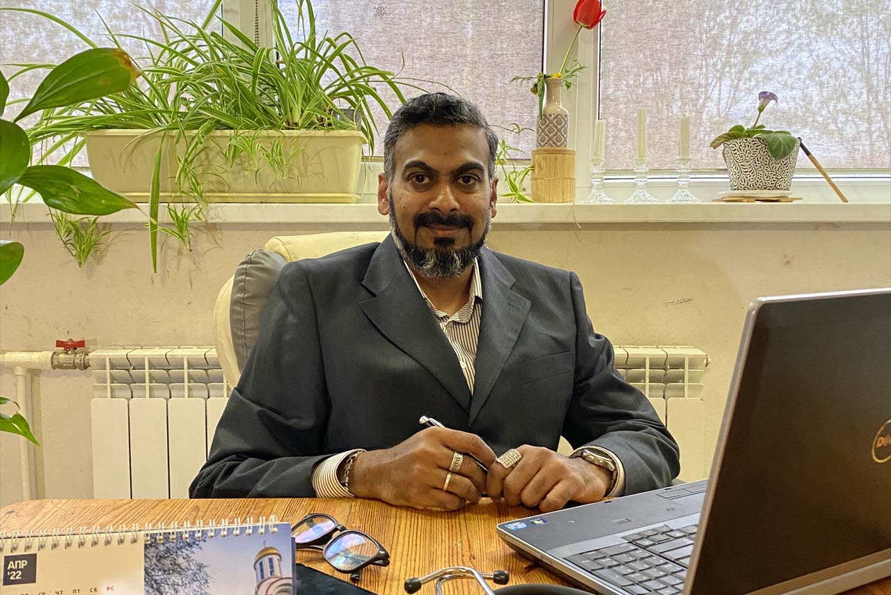 Dr.Esmail Raja MD